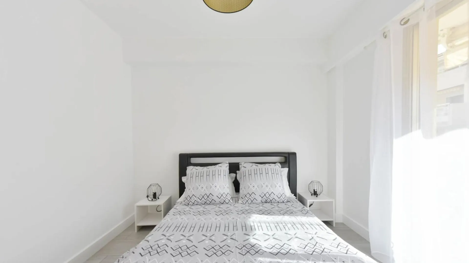 Apartment With Terrace Walk To Beaches & Shopping Cannes 0*,  France