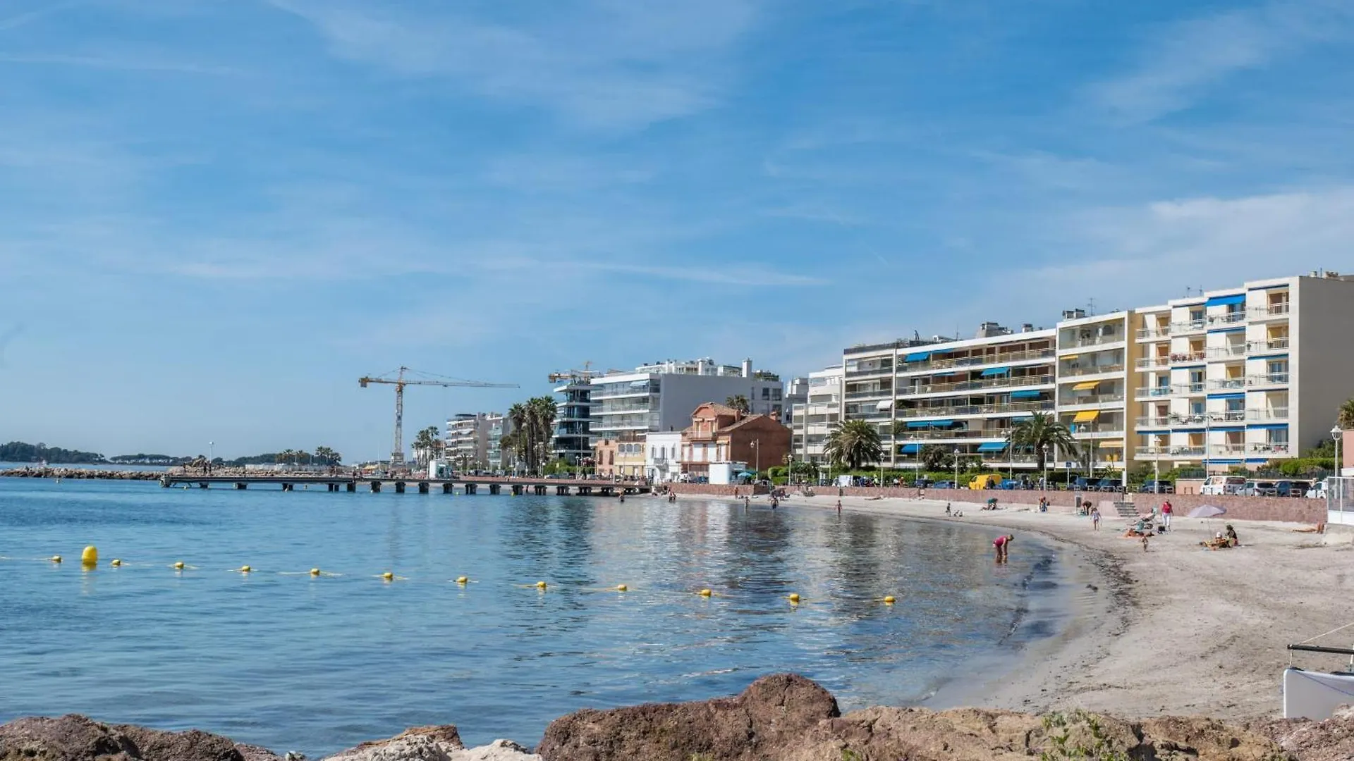 Apartment With Terrace Walk To Beaches & Shopping Канны